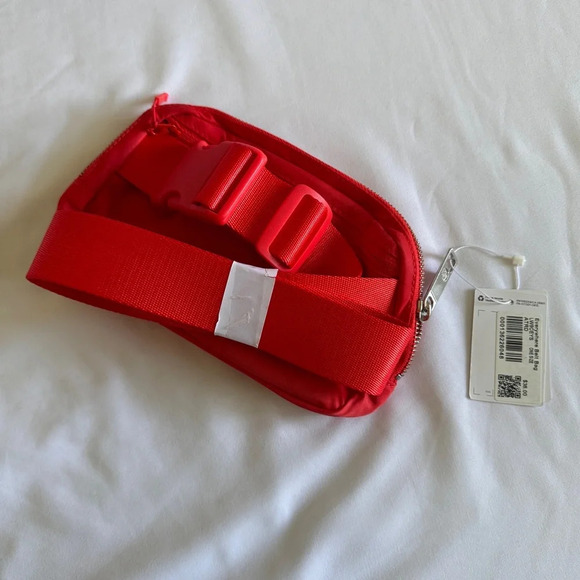🆕❤️ OG Lululemon Everywhere Belt Bag - Autumn Red - Picture 4 of 8